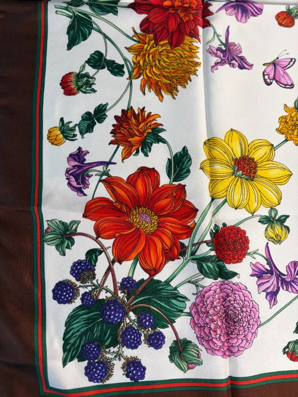 NWT Vintage Gucci “Dahlia” Silk Scarf 34